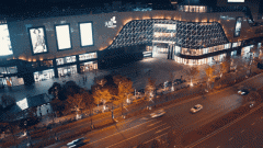 还有如湛蓝梦幻岛般犯警则水景的营制点